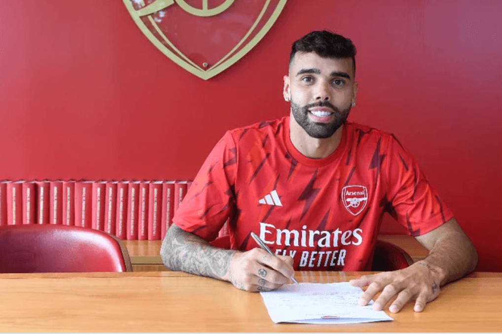 Arsenal anunció el fichaje del portero español David Raya