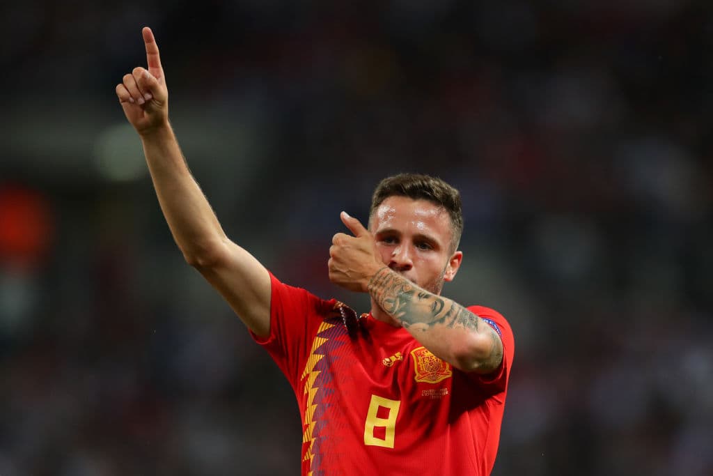 El mediocampista Saúl Ñiguez igualó para España dos minutos después del gol de los 'Tres leones'.