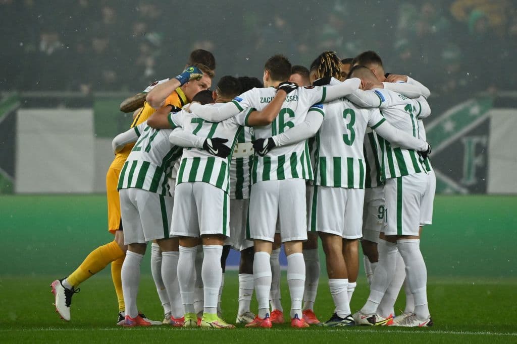 En la ultima fecha de fase de Grupos, Feréncvaros supera al Bayer Leverkusen por la mínima, con anotacion de Aissa Laidouni ya al filo del partido. Aún con este resultado, la escuadra alemana califica como primer lugar de su grupo.