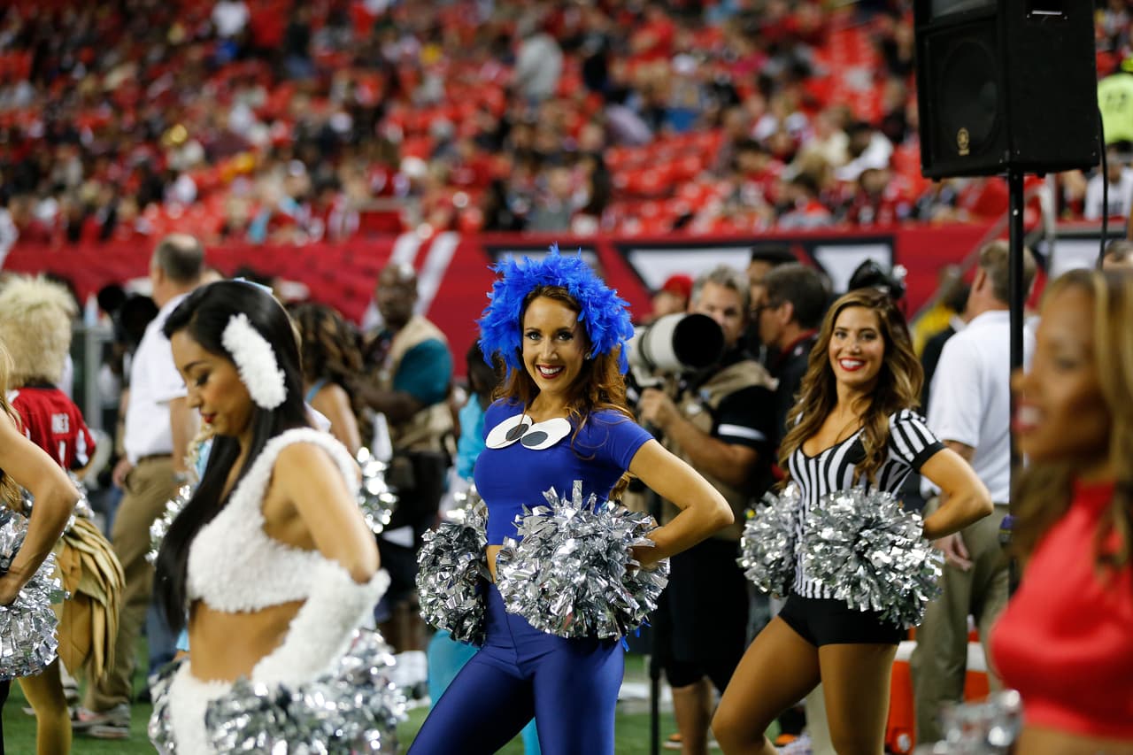 Las bellas porristas de la NFL siguen demostrándonos sus disfraces en esta época de Halloween. ¡Chécalos!