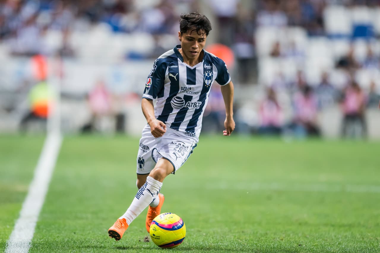 Desde Rayados, Misael Domínguez podría unirse al Cruz Azul en este mercado.