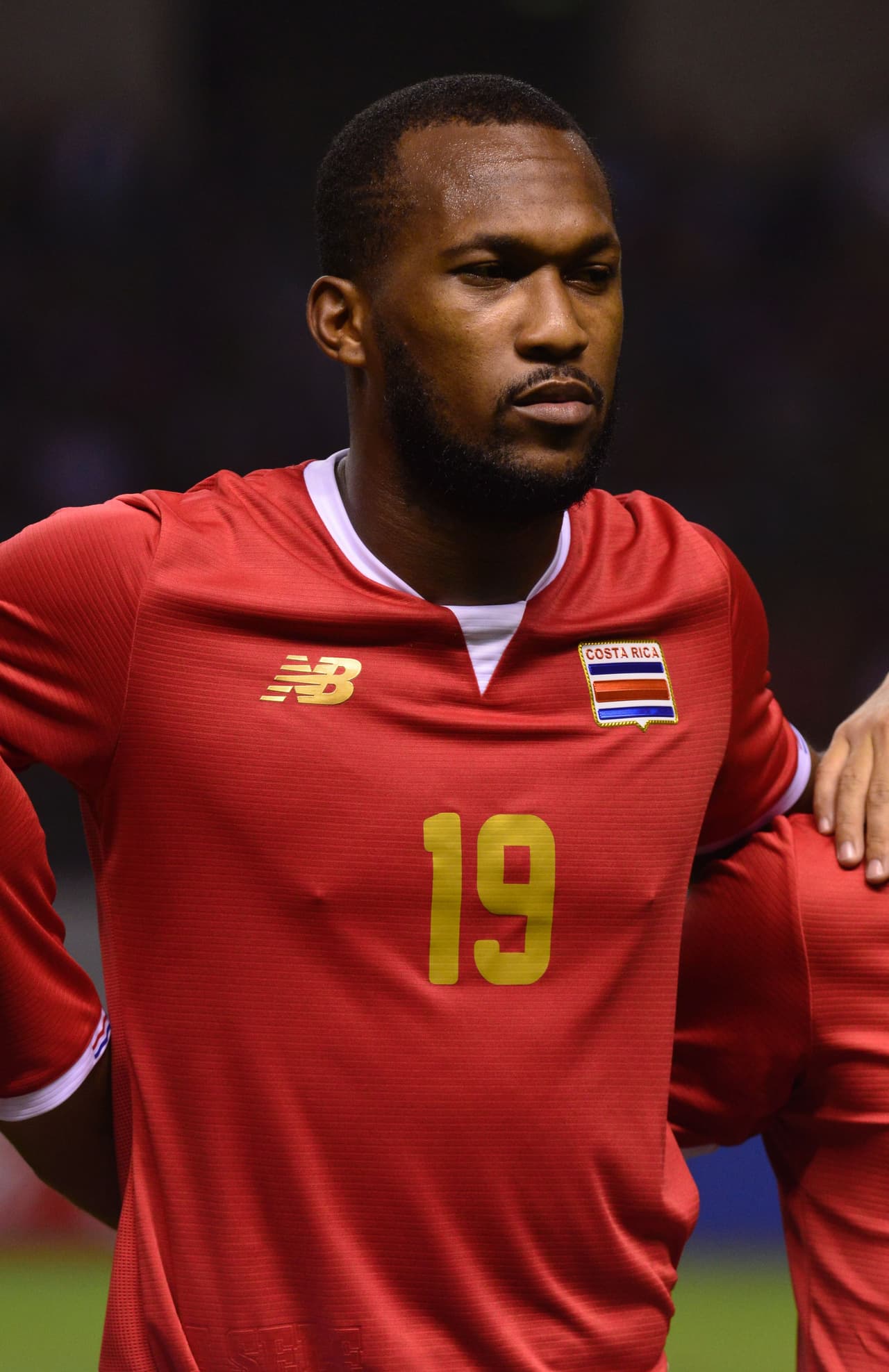 Kendall Waston. Posición: Defensa. Edad: 28 años. Club: Vancouver Whitecaps (MLS). Veces Seleccionado: 5. Descripción: Apodado 'El Gigante' por sus casi dos metros de estatura ha jugado en Costa Rica, Uruguay y Puerto Rico. Nacido en San José tiene en el 2016 la suma de mil 41 minutos jugados.