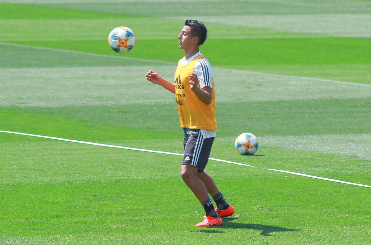 La Selección Mexicana de fútbol continuó con su preparación de cara a su primer duelo de la Copa Oro de la Concacaf que se realizará el próximo 15 de junio en el Rose Bowl de Pasadena, California, ante la Selección de Cuba en el debut de Gerardo 'tTata' Martino en una competencia internacional oficial al mando del Tricolor. Así se prepararon hoy los seleccionados.