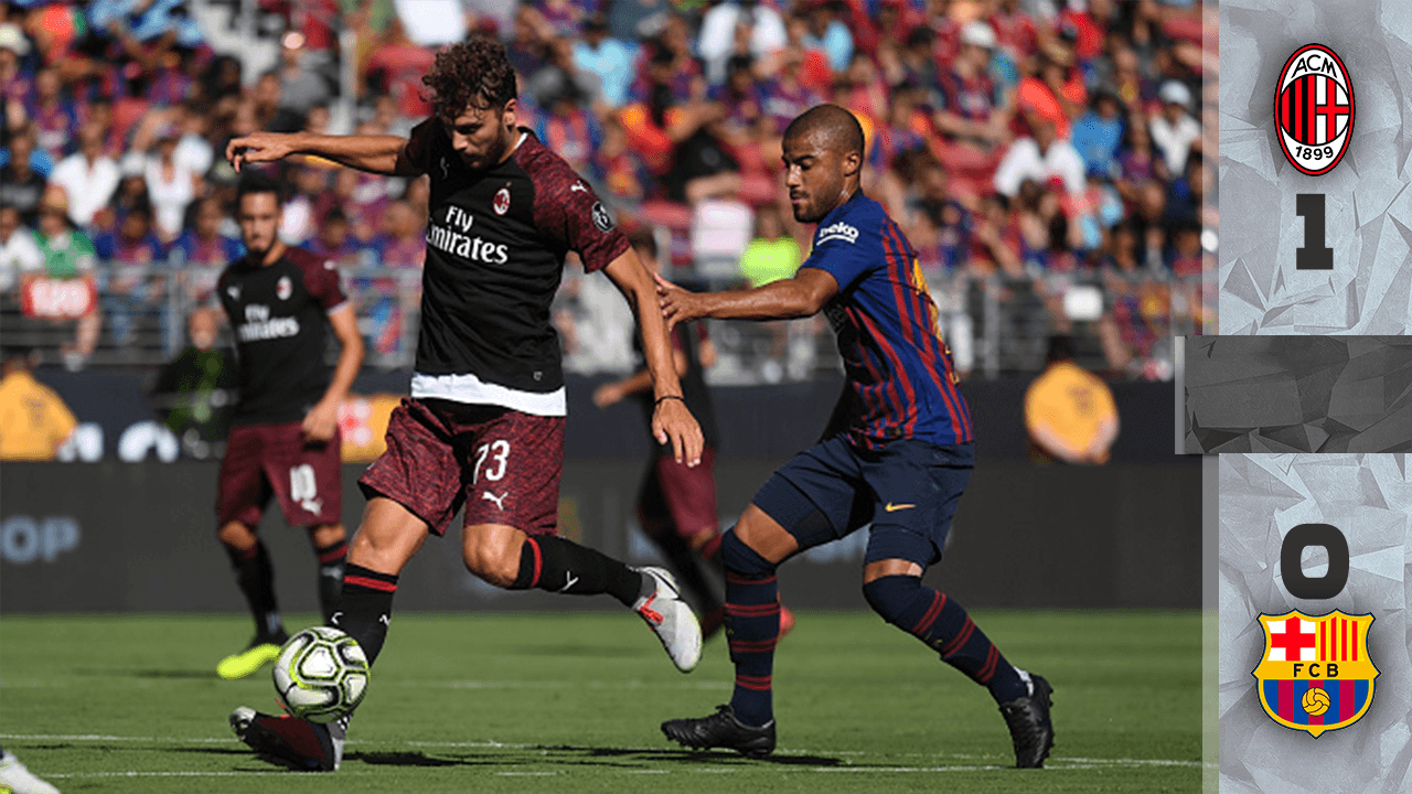 Milan obtuvo su primer triunfo con gol agónico de André Silva ante Barcelona.
