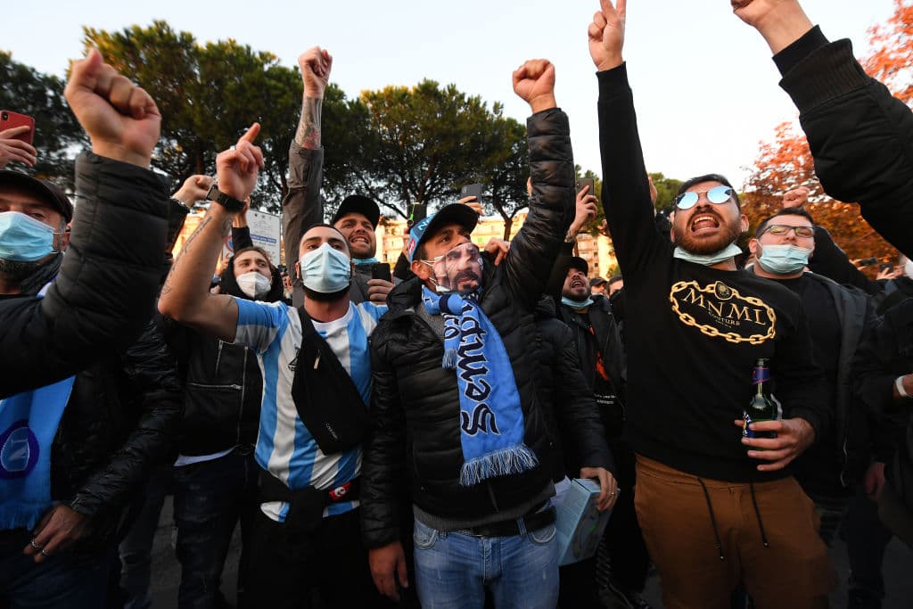Al parecer, el nombre del estadio donde Napoli juega de local, podría llevar el nombre del mítico jugador argentino recientemente fallecido. El cuadro napolitano y el conjunto croata se medirán en la cuarta fecha de la justa europea.