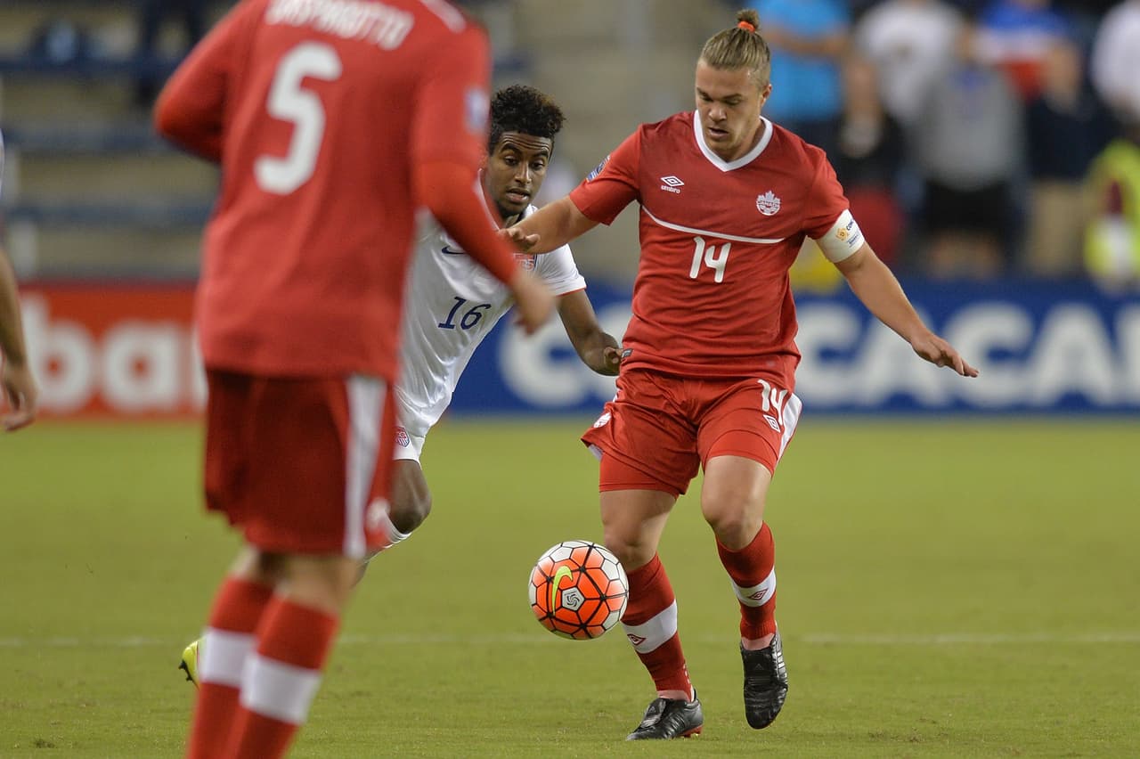 Podemos esperar un encuentro en el que México tendrá el control de balón frente a una defensa canadiense bien plantada y esperando vulnerar la zaga mexicana en un contragolpe o a balón parado con la buena estatura de sus elementos.