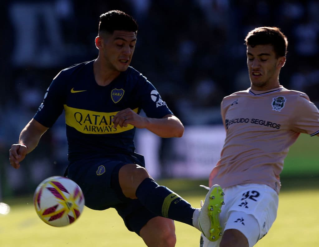 Gimnasia tiene el camino muy negro ya que su último partido será frente a Boca Juniors que está peleando con River Plate por el trofeo situados en segundo lugar a tan solo un punto de distancia.