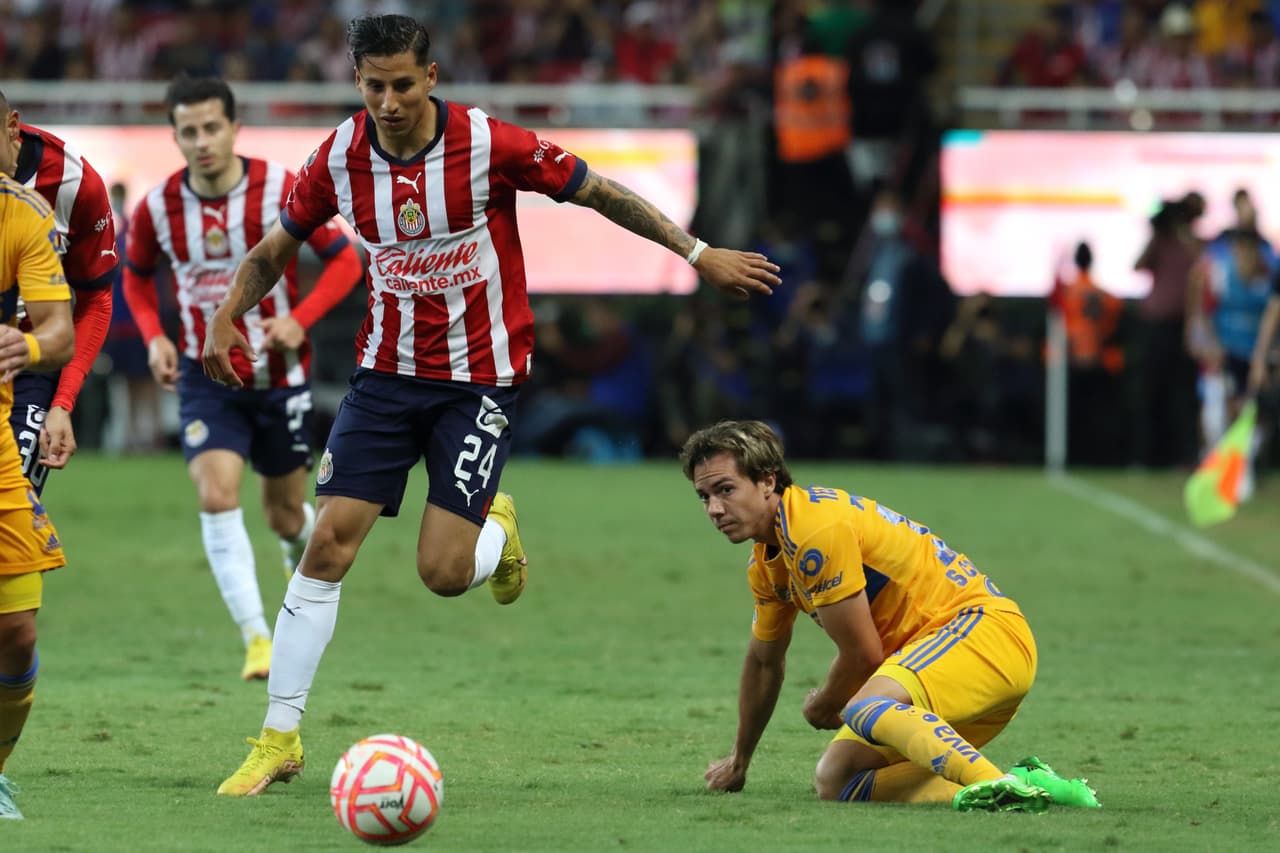 Tigres exhibió a Chivas en partido pendiente de la Jornada 9 del Apertura 2022 para cortar de tajo la racha del Rebaño de siete jornadas sin conocer la derrota en la Liga MX.