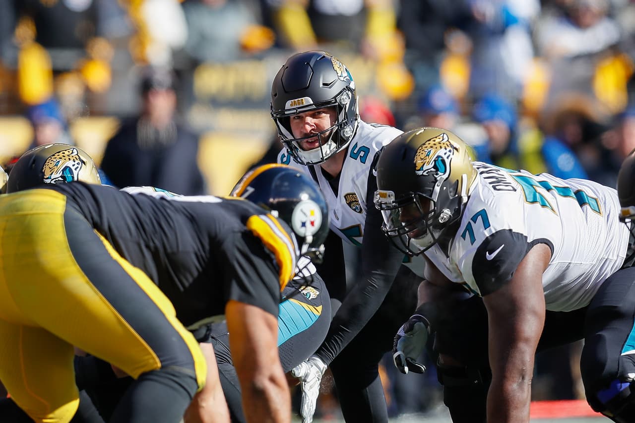 Blake Bortles comandó la ofensiva de los Jaguars acertando 14 de 26 envíos, incluyendo un pase de anotación y sin sufrir intercepciones.