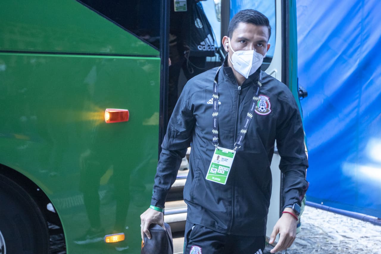 Ambos equipos llegan tras conseguir dos victorias en el torneo, el partido más esperado de los grupos por fin ha llegado y el Estadio Jalisco se encuentra listo para el pitazo inical.