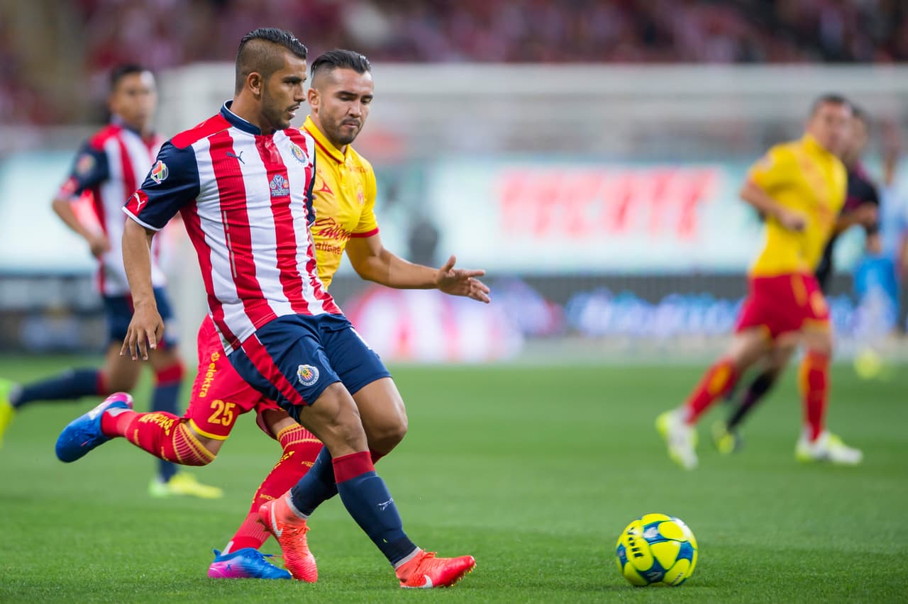 Chivas arrancó de local con toda la iniciativa frente a su público.