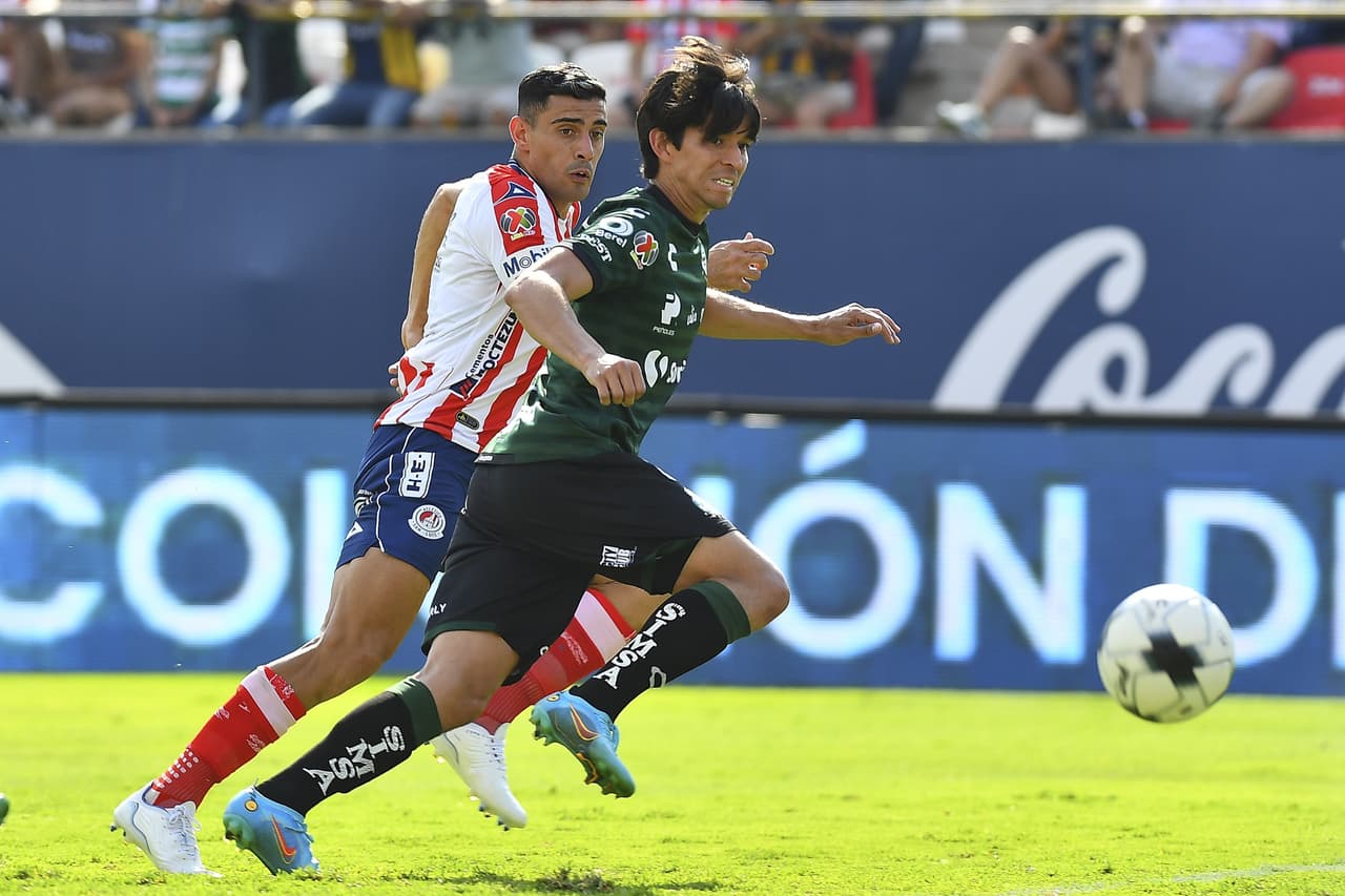 Santos remontó y sorprendió de visita al Atlético San Luis. El conjunto lagunero, a pesar de estar eliminado, hizo un gran partido y se llevó la victoria fuera de casa con goles de Eduardo Aguirre, Brian Lozano y José Ávila.