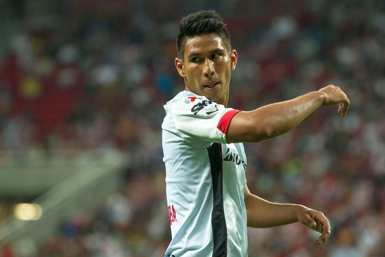 Juan Carlos Valenzuela- Entró con actitud y con intención de titularidad. Calificación 8