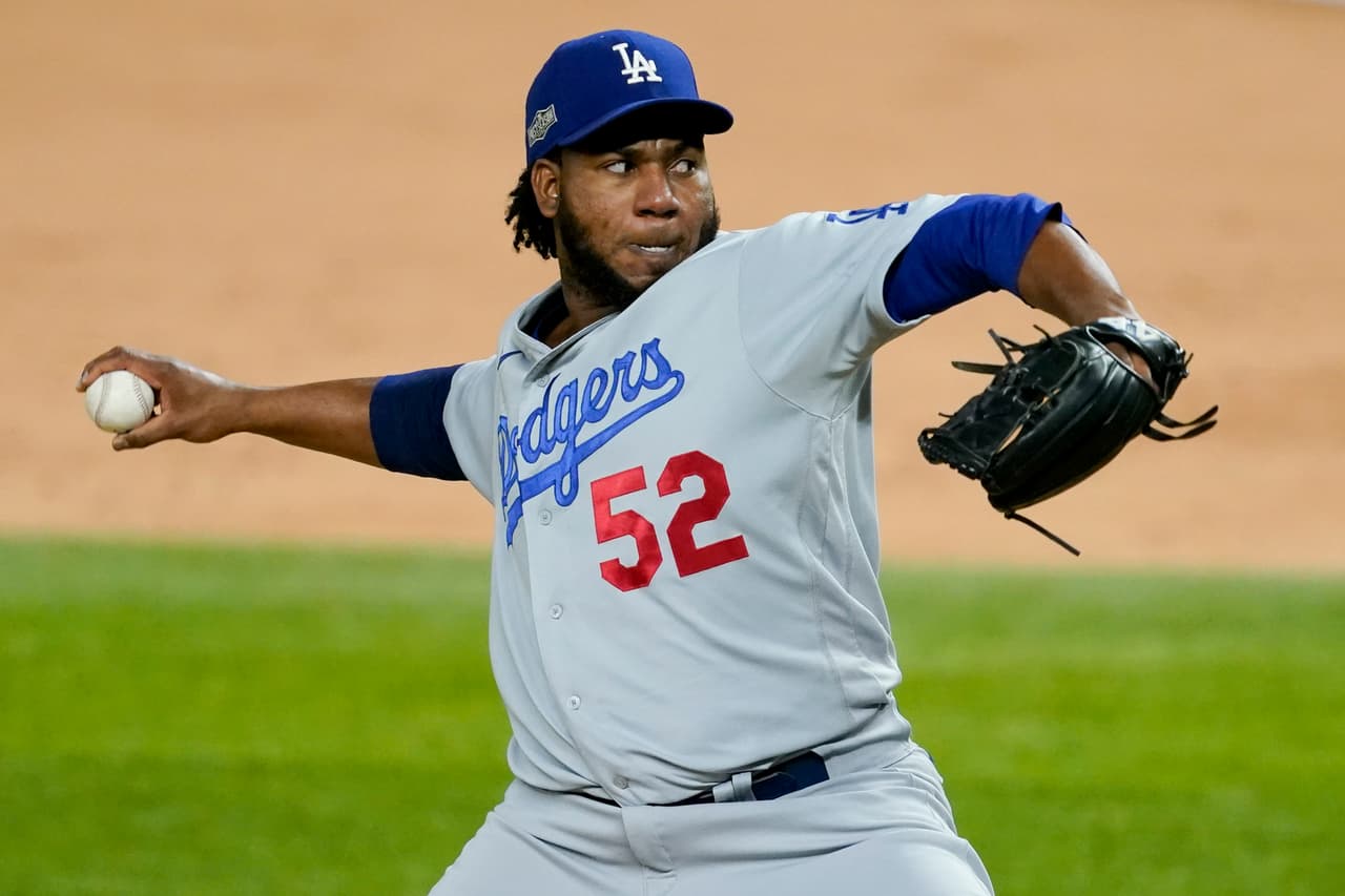 Los Dodgers se mantienen con vida tras vencer 7-3 a los Atlanta Braves en el quinto juego de la serie por el campeonato de la Liga Nacional.
