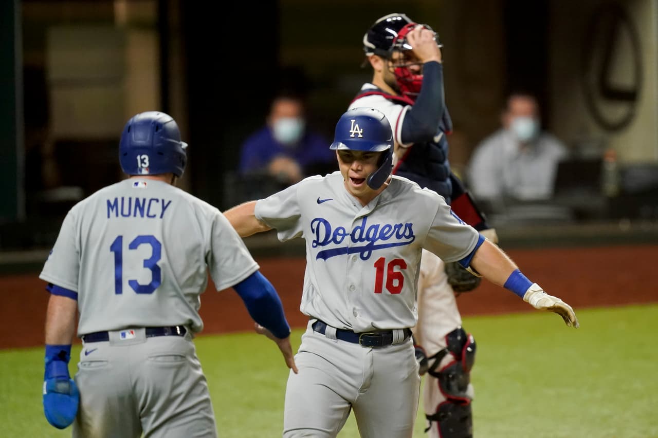Los Dodgers se mantienen con vida tras vencer 7-3 a los Atlanta Braves en el quinto juego de la serie por el campeonato de la Liga Nacional.