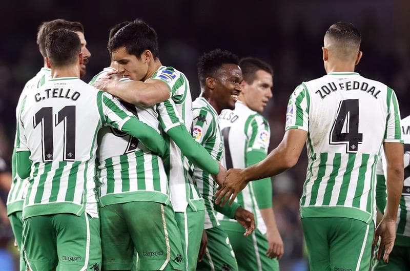 Aún así, al minuto 13 de segundo tiempo la celebración de Betis alrededor de Antonio Sanabria, autor del segundo gol por medio de penalti, sellaba cada vez más la clasificación.