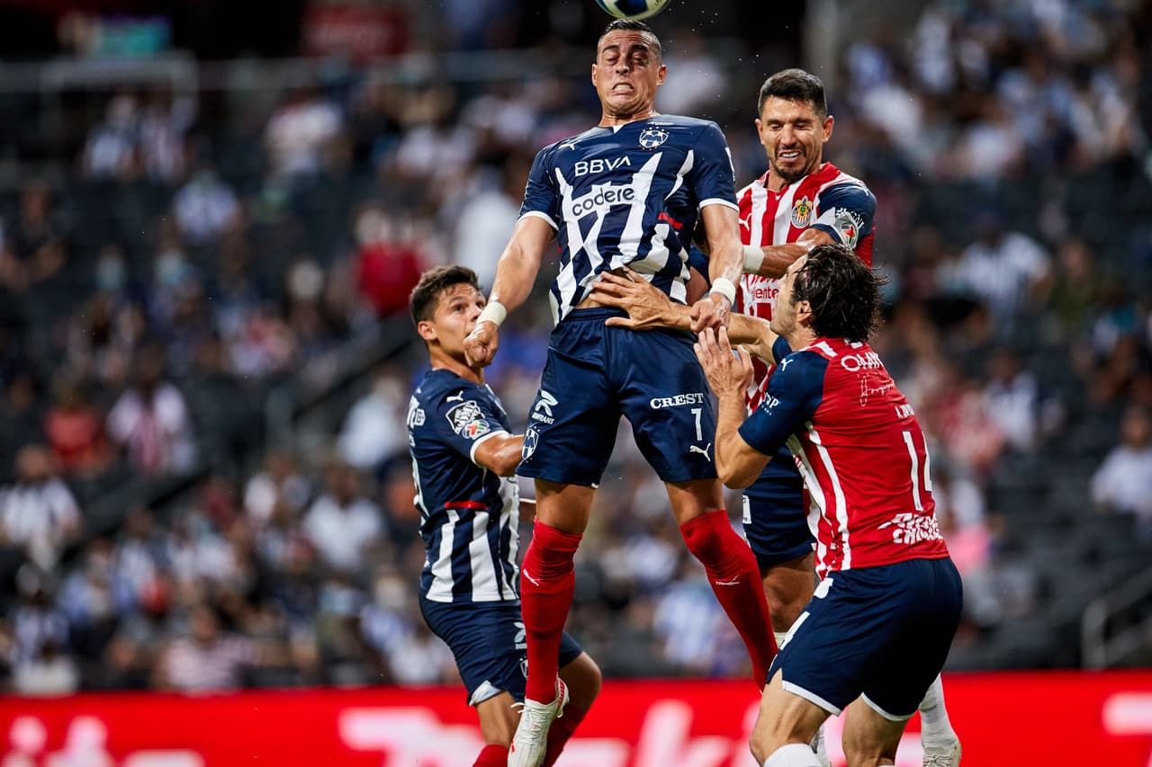 Chivas y Rayados no pudieron hacerse daño en un partido que tuvo llegadas, pero también dos equipos que por momento priorizaron defenderse que buscar la victoria en el marco de la Jornada 6.