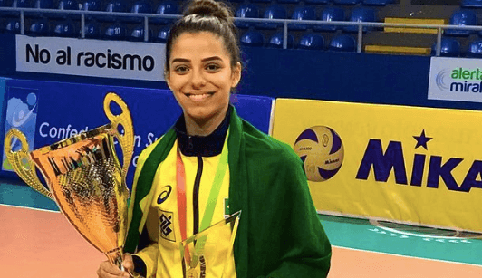 Key Alves, jugadora de voleibol, revela que gana 50 veces más en apps que en su club