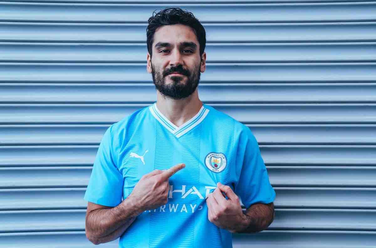 Manchester City promociona su playera con Gundogan y luego borra la publicación
