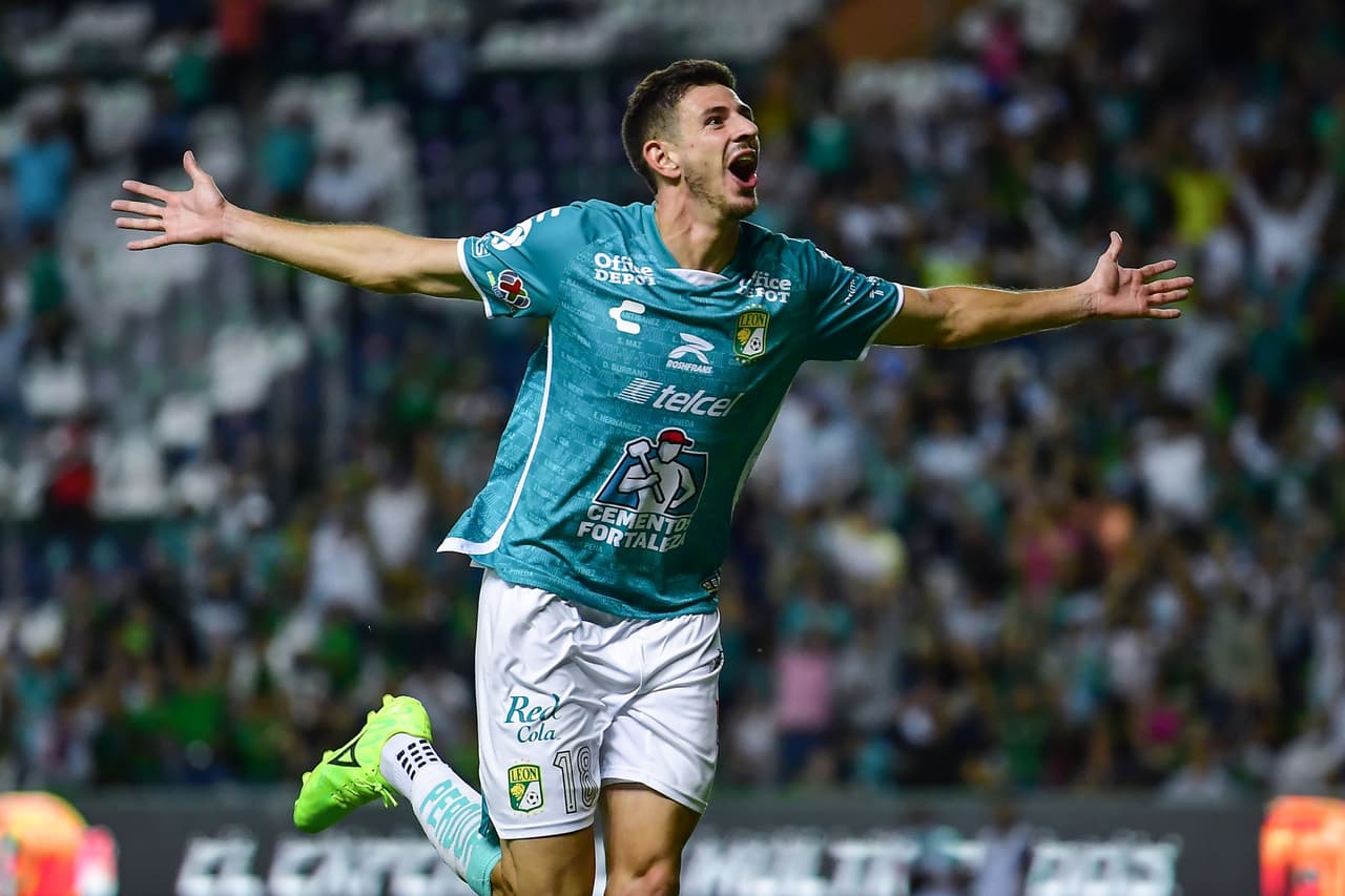 León derrotó 1-0 a Juárez en un partido muy accidentado.