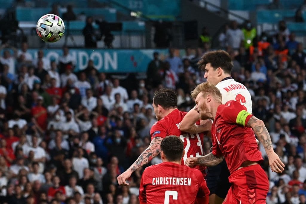 Inglaterra derrota a Dinamarca en tiempos extra y es el segundo finalista de la Euro 2020. Mikkel Damsgaard abría el marcador al minuto 30’ y, posteriormente, un autogol de Simon Kjaer al 39’ trajo el empate del encuentro. Ya en tiempo extra, Harry Kane hace el gol de la victoria al 104’. Su rival en la gran final será Italia.