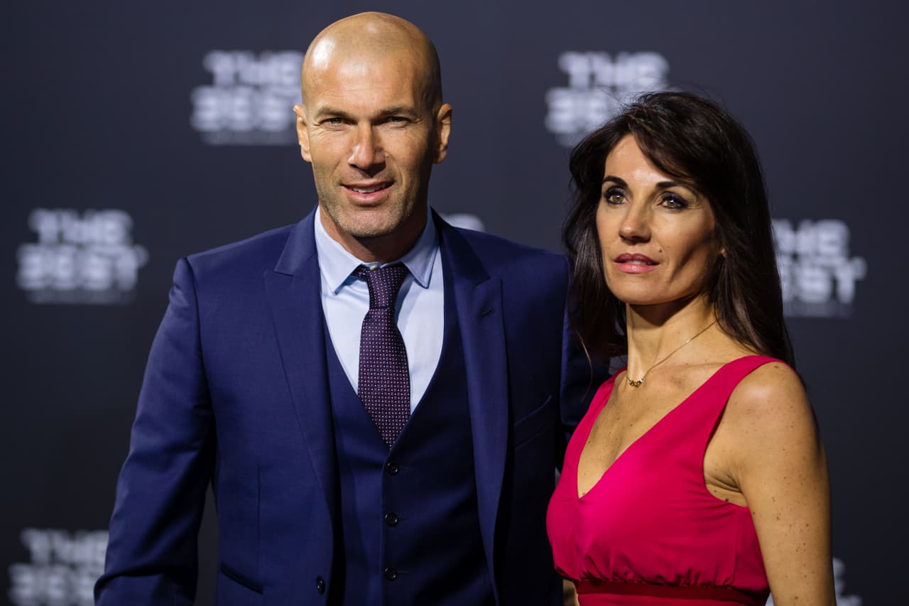 El director técnico Zinedine Zidane y su esposa.