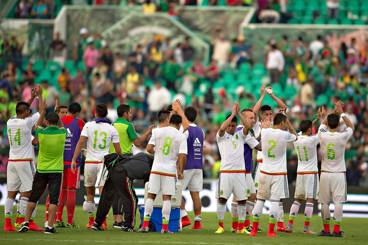 Calificación Global. México realizó muchos movimientos, el rival no le exigió demasiado pero sirvió para integrar al equipo. Calificación 8