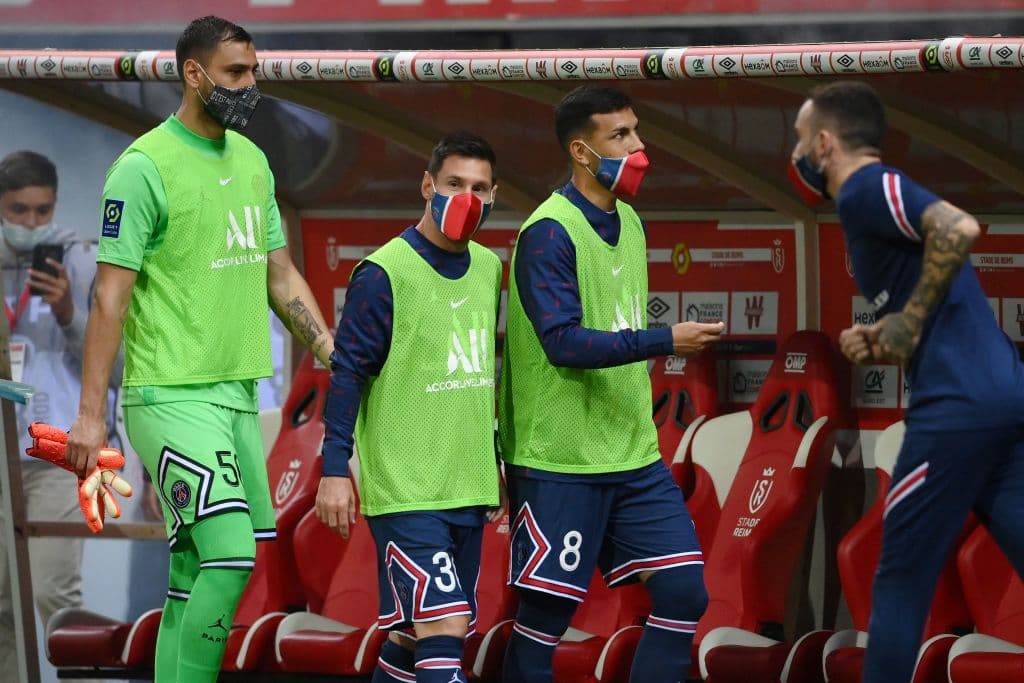 Debutó Lionel Messi durante el encuentro del Paris Saint Germain contra Reims, donde el conjunto parisino se lleva la victoria tras doblete de Kylian Mbappé (16', 63'). El argentino entró durante la segunda mitad, al minuto 63, donde no vio el gol, pero se ha integrado oficialmente a la Ligue 1.