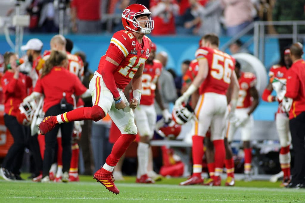 El quarterback de los Chiefs es el primero en la historia de la NFL en ser MVP y al año siguiente ganar un Super Bowl.
