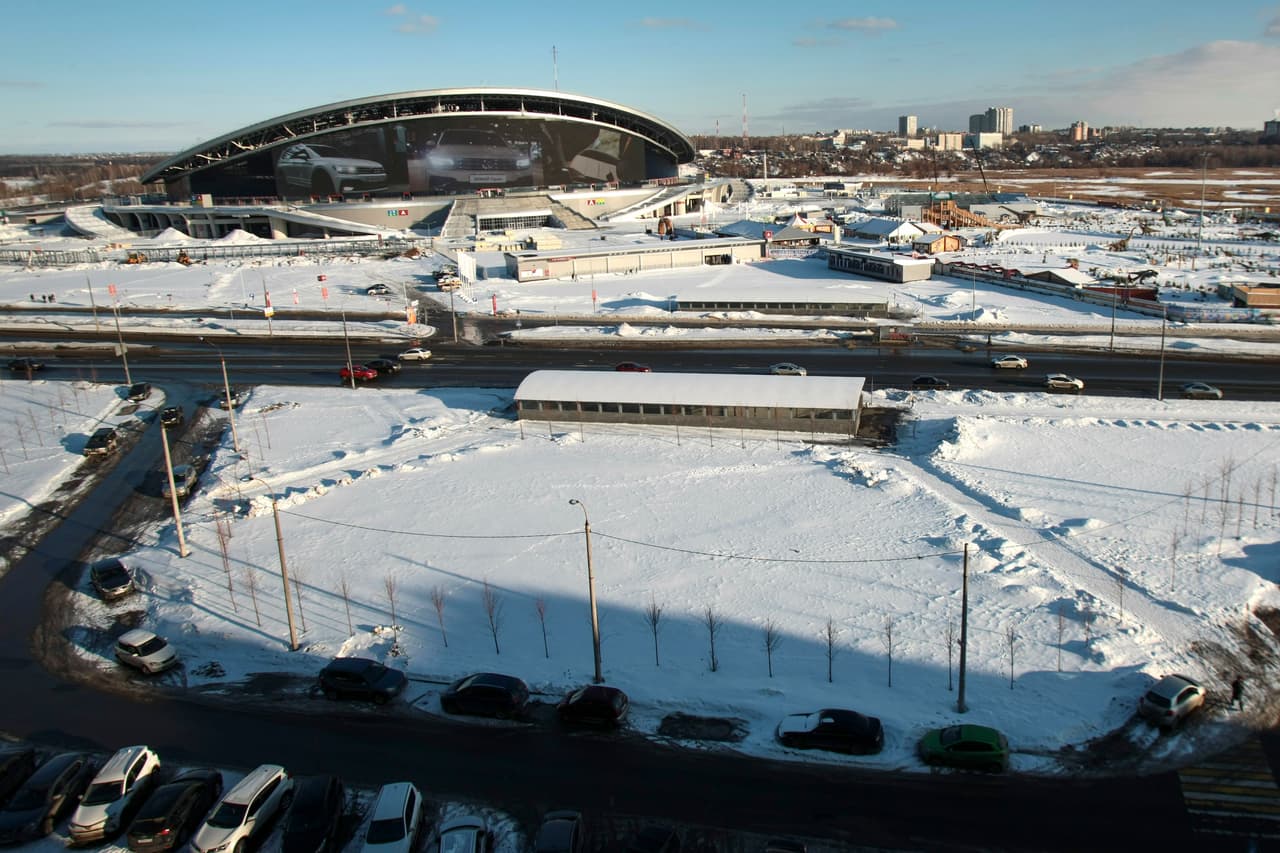 De acuerdo al diseño arquitectónico. el Kazan Arena parece un lirio de agua si se ve desde el cielo.