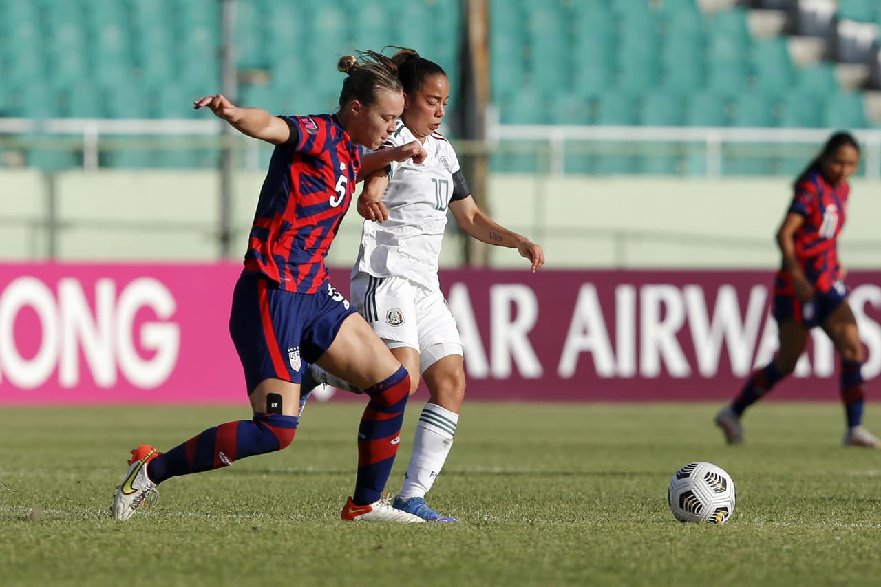 El Team USA se adelantó rápidamente en el marcador, a los 3 minutos, con una jugada que concretó la capitana Michelle Cooper.
