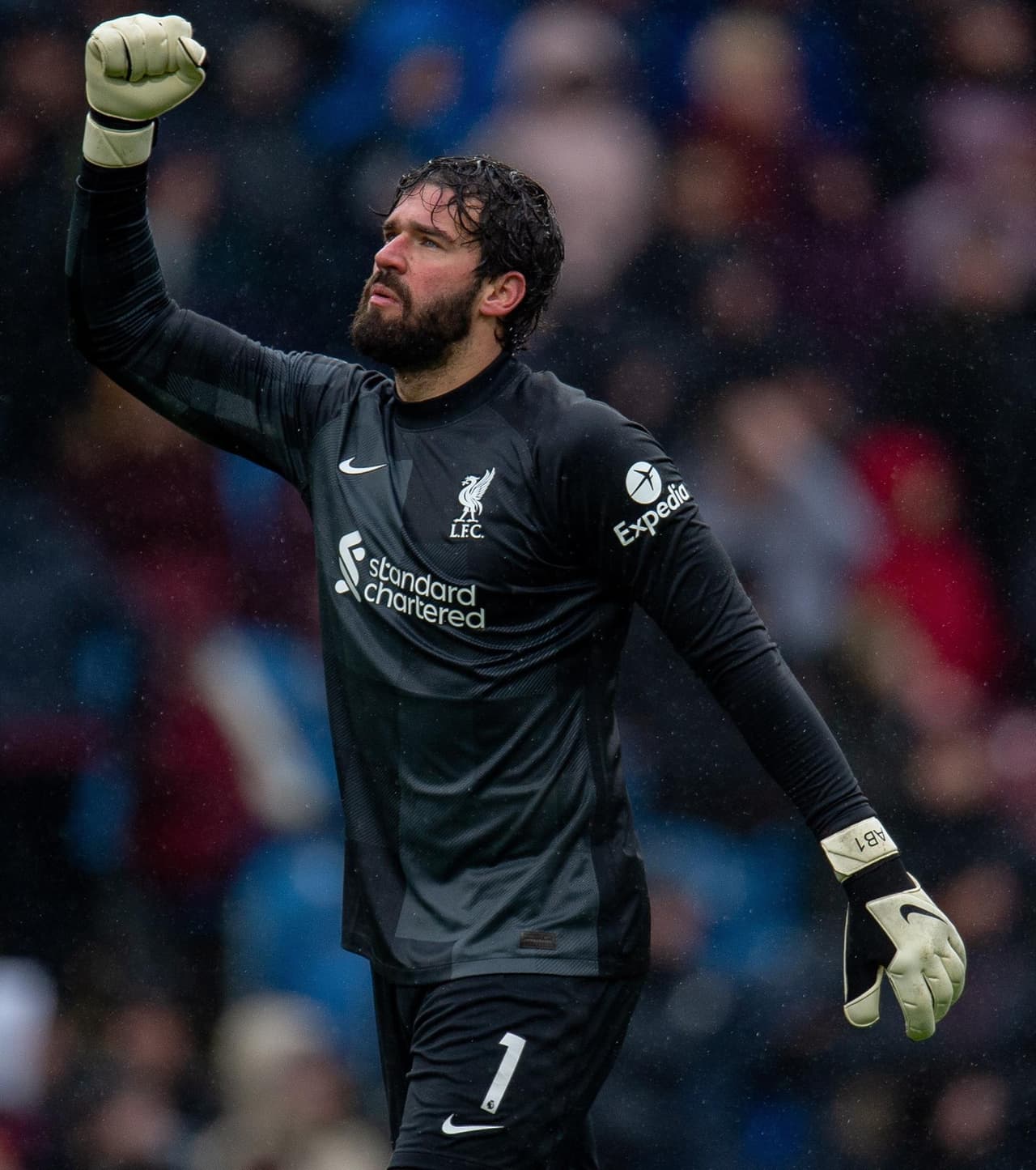 Liverpool se impone por la mínima ante Burnley con anotación de Fabinho Tavares al minuto 40' del encuentro y, con este triunfo, se pone a un punto del Manchester City por el liderato de la Premier League.