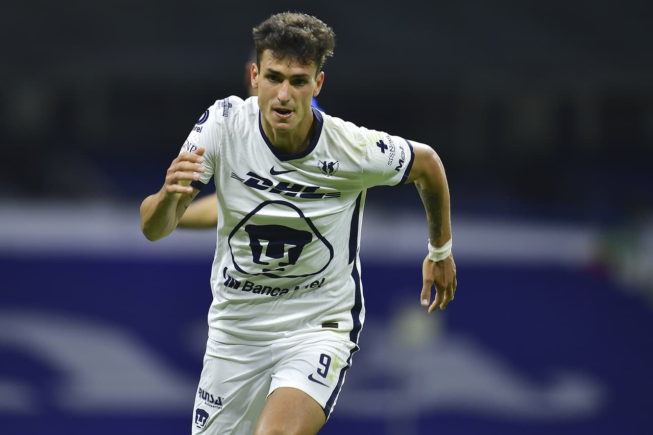 Dinenno rescató el resultado en la recta final para clasificar a la fiesta grande en segundo lugar. | Orbelín Pineda abrió el marcador para los cementeros; Juan Ignacio Dinenno (86’, 90’) emparejó los cartones y dio vuelta al juego en la recta final. Pumas y Cruz Azul clasifican directamente a la Liguilla en las posiciones segunda y cuarta, respectivamente.