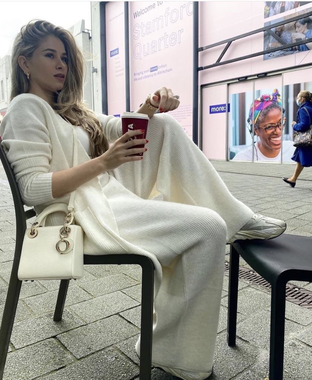 En los Estados Unidos se convirtió en una modelo moderadamente reconocida tanto por los estadounidenses como por los bolivianos.