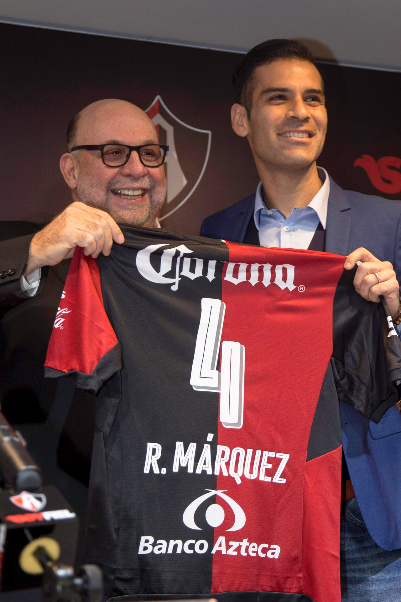 El 18 de diciembre de 2015 firmó para regresar con el equipo que lo vio nacer: Los rojinegros del Atlas.