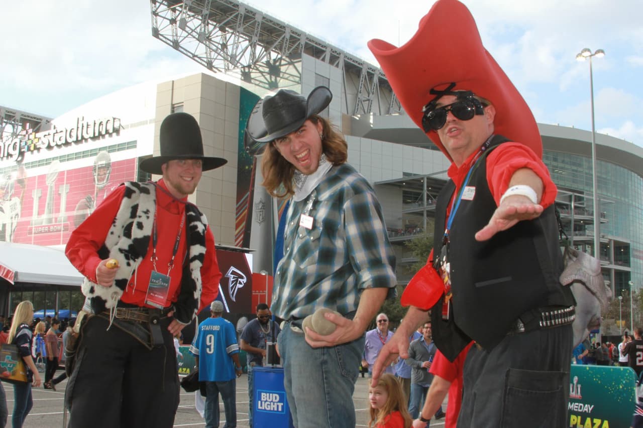 El NRG Stadium abrió sus puertas para recibir a los aficionados en el último partido de la temporada, entre New England y Atlanta, con gente que viajó hasta Houston para ver a su equipo ser campeón.