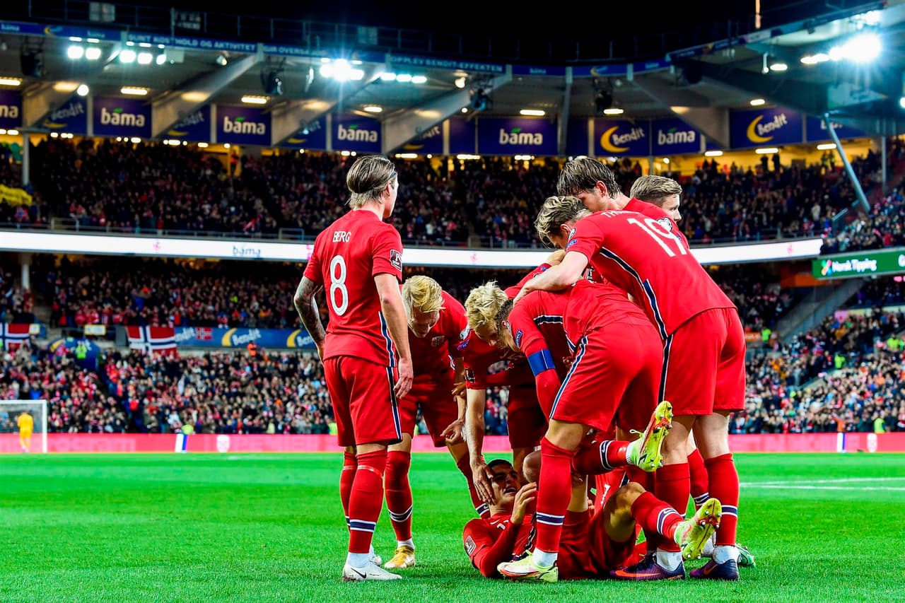 Noruega se lleva la victoria ante Montenegro 2-0 durante fecha de eliminatoria mundialista. Mohamed Elyounoussi fue el autor de los goles durante el partido, colocando a su escuadra como segundo lugar del grupo G rumbo a Catar 2022.