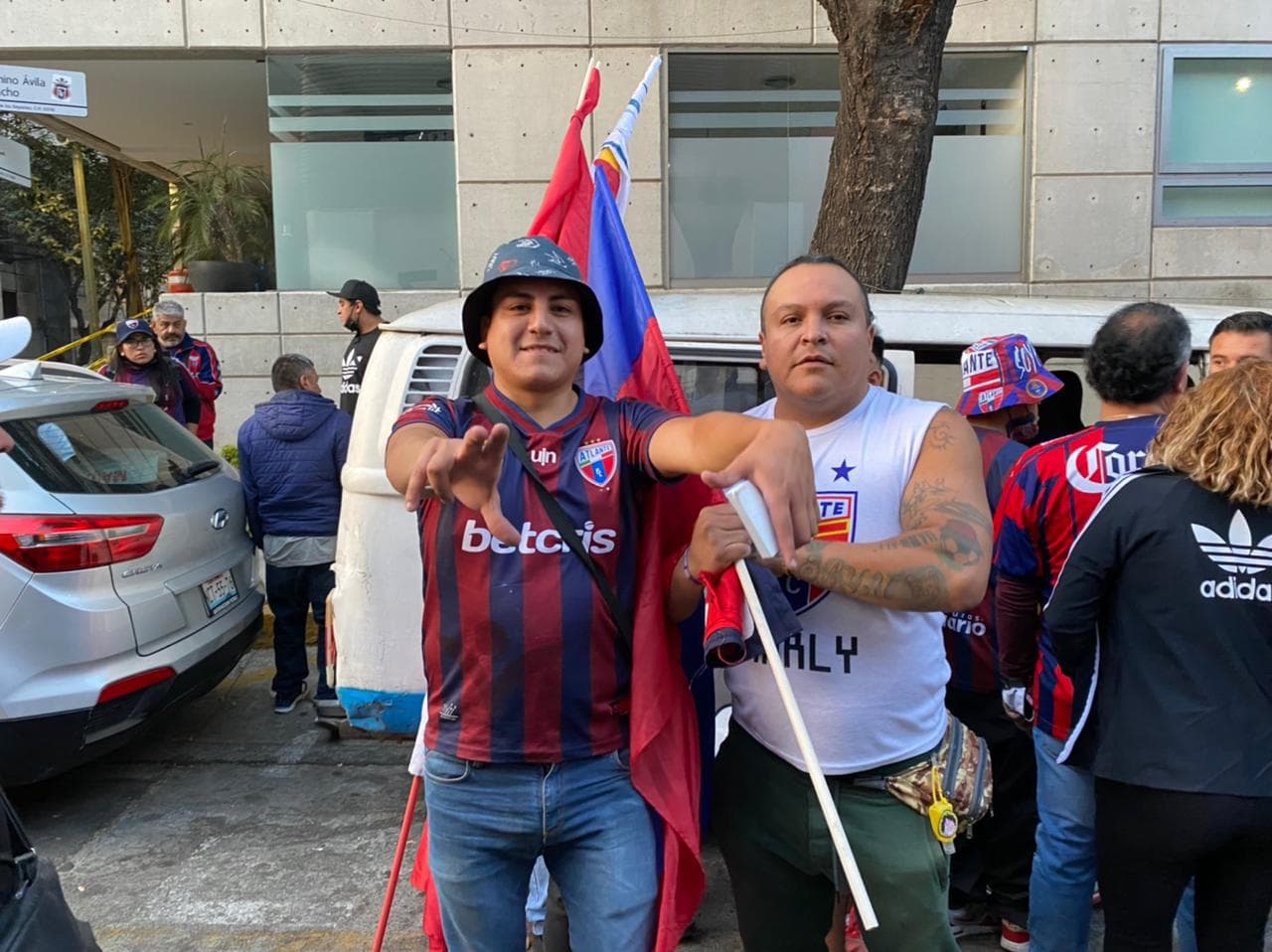 La afición del Atlante quiere ver a su equipo levantar el título e inundan las inmedicones del Estadio Azul.