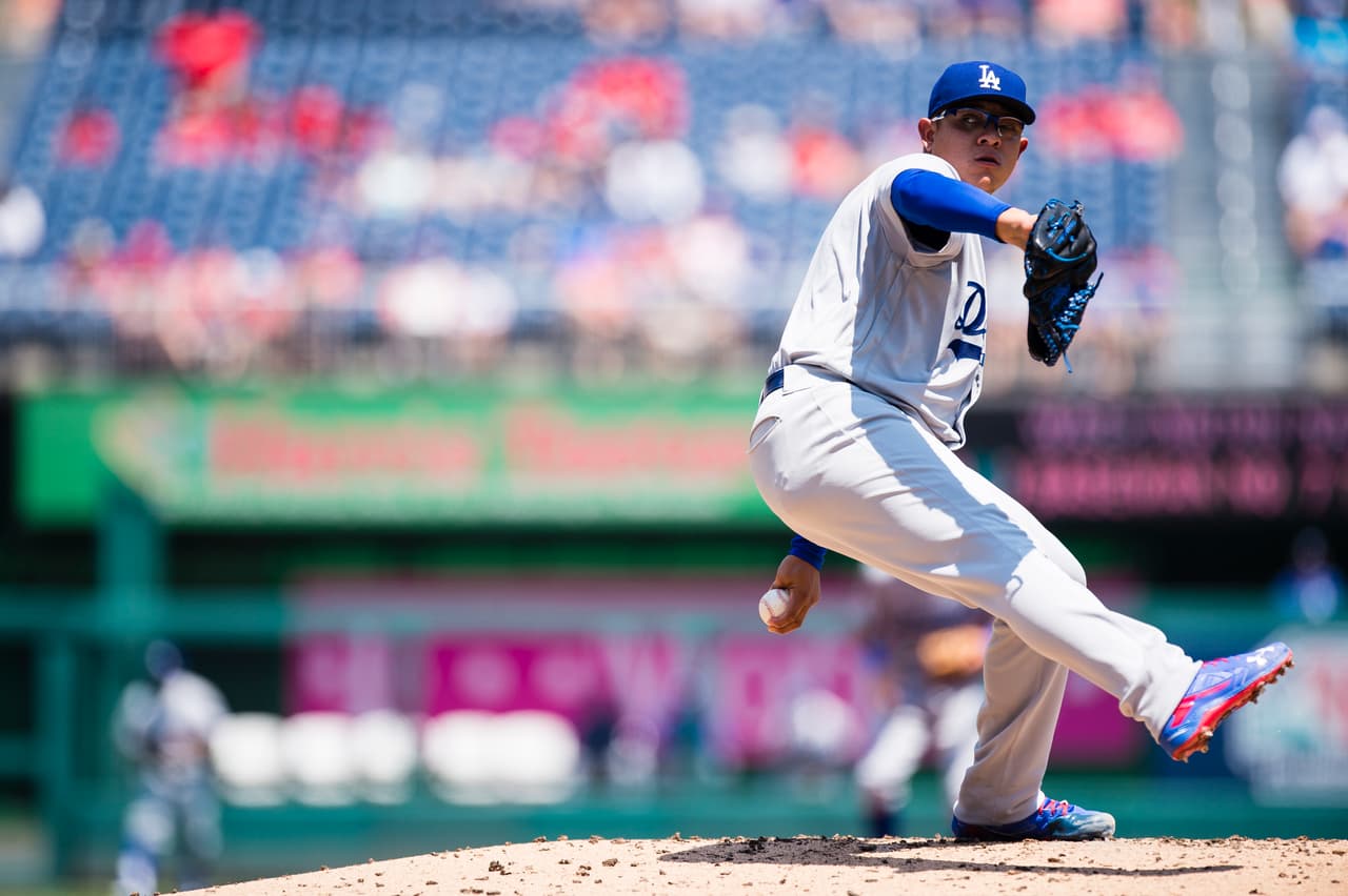 Ya para el 2017, los Dodgers tuvieron a Urías en el entrenamiento extendido de primavera, con el objetivo de limitar sus entradas para tener mayor oportunidad a final de temporada.