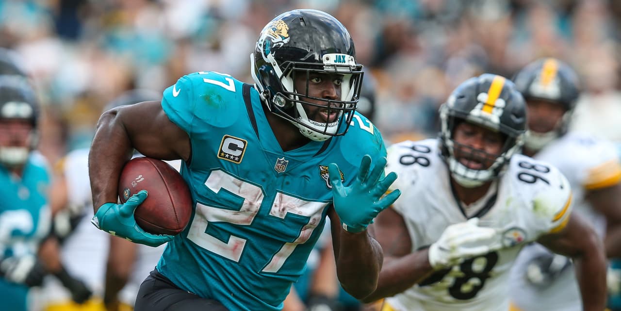 Leonard Fournette fue suspendido un partido por la NFL tras desatar una bronca contra Buffalo.