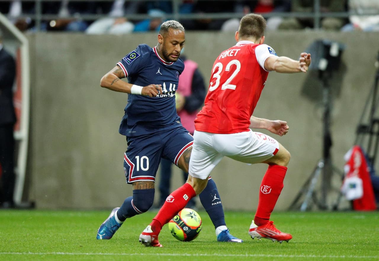Debutó Lionel Messi durante el encuentro del Paris Saint Germain contra Reims, donde el conjunto parisino se lleva la victoria tras doblete de Kylian Mbappé (16', 63'). El argentino entró durante la segunda mitad, al minuto 63, donde no vio el gol, pero se ha integrado oficialmente a la Ligue 1.
