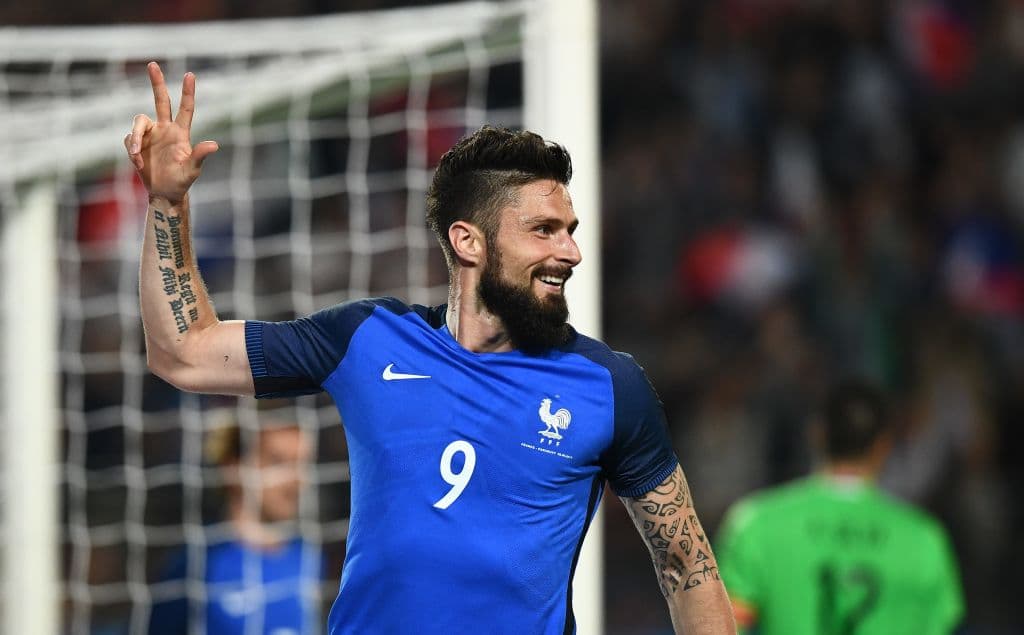 Francia golea 5-0 a Paraguay con una gran actuación de Olivier Giroud
