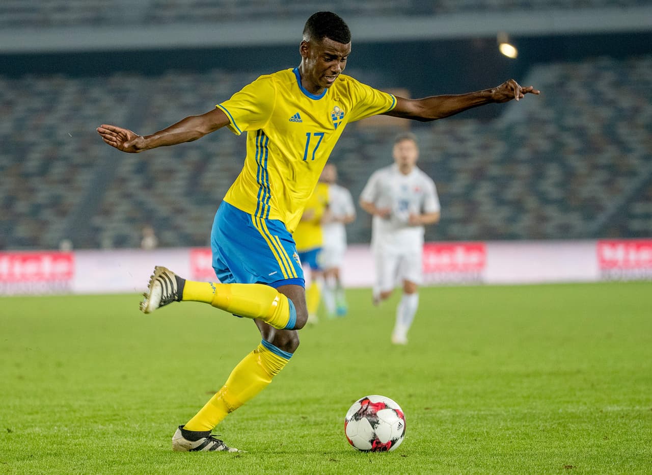 El sueco Alexander Isak, de 17 años, pasó por 10 millones de euros del AIK al Borussia Dortmund.