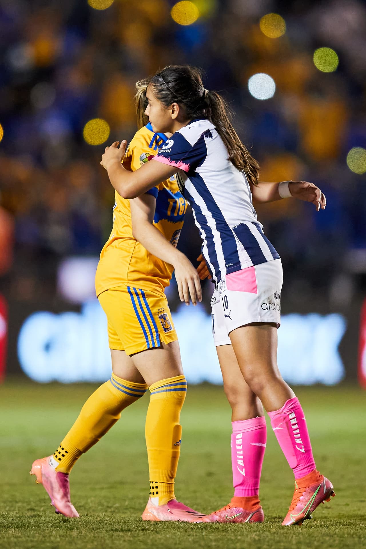 Tigres fue muy superior y avanzó con auoridad a la serie definitiva por el título