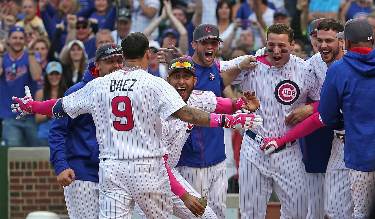 Javier Báez da triunfo a los Cubs ante Nationals con cuadrangular extra innings