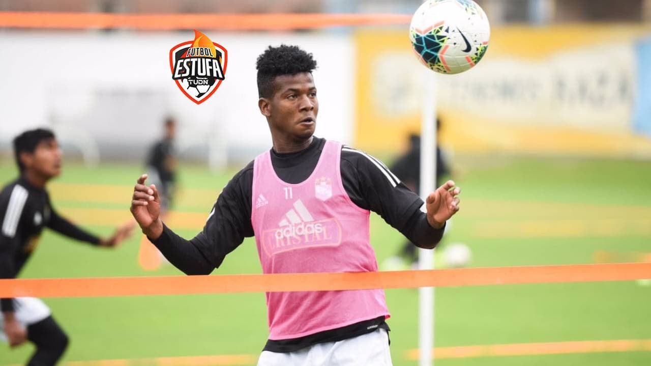 Washington Corozo tramita visa de trabajo para firmar con Pumas