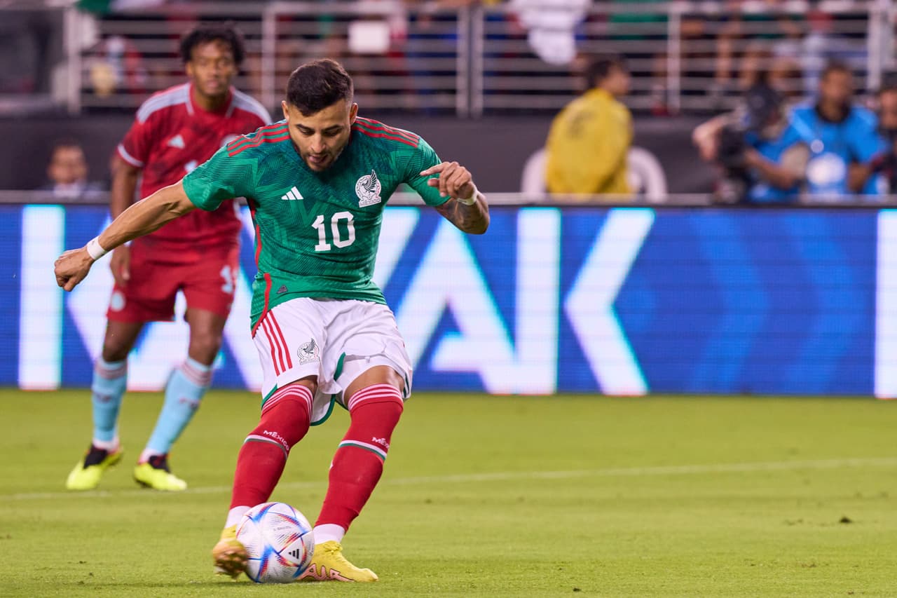 ¡Llenos de dudas! México no supo mantener una ventaja de dos goles y Colombia vino de atrás para llevarse el triunfo con un golazo de Wilmer Barrios.