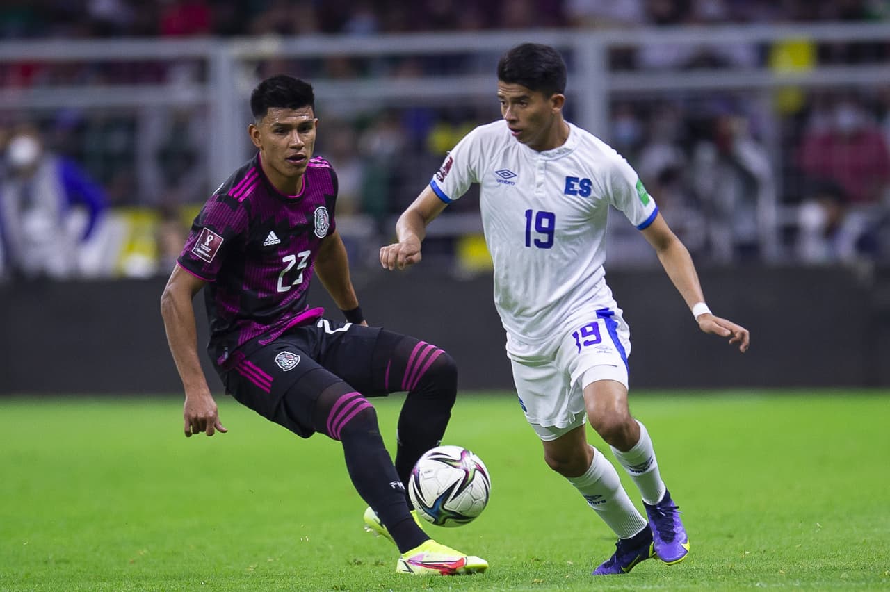 México selló su pase al Mundial con una victoria sobre El Salvador, gracias a los goles de Uriel Antuna y Raúl Jiménez.