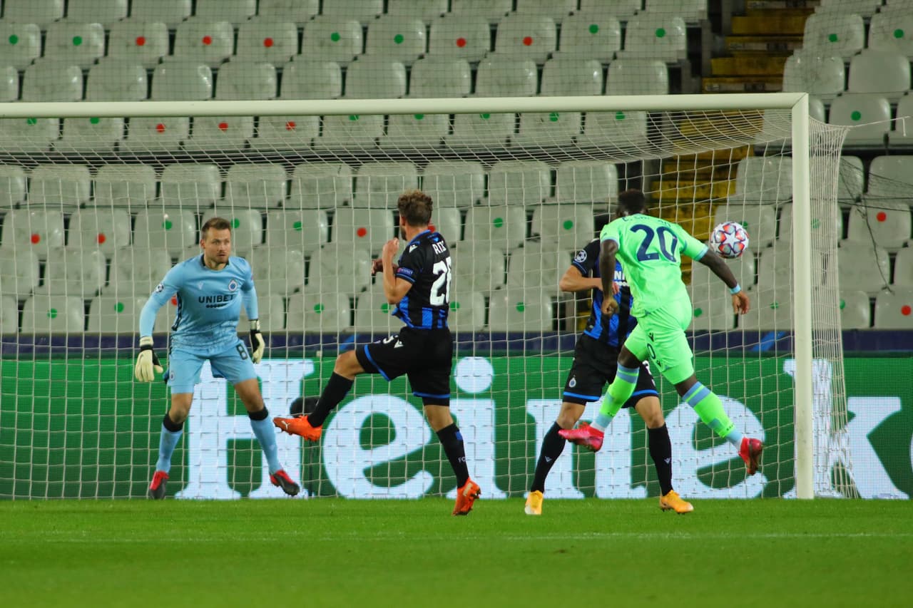 Brugge y Lazio repartieron unidades tras igualar a un gol. Brujas recibirá al Dortmund y Lazio visitará al Zenit en la siguiente jornada de la Champions.