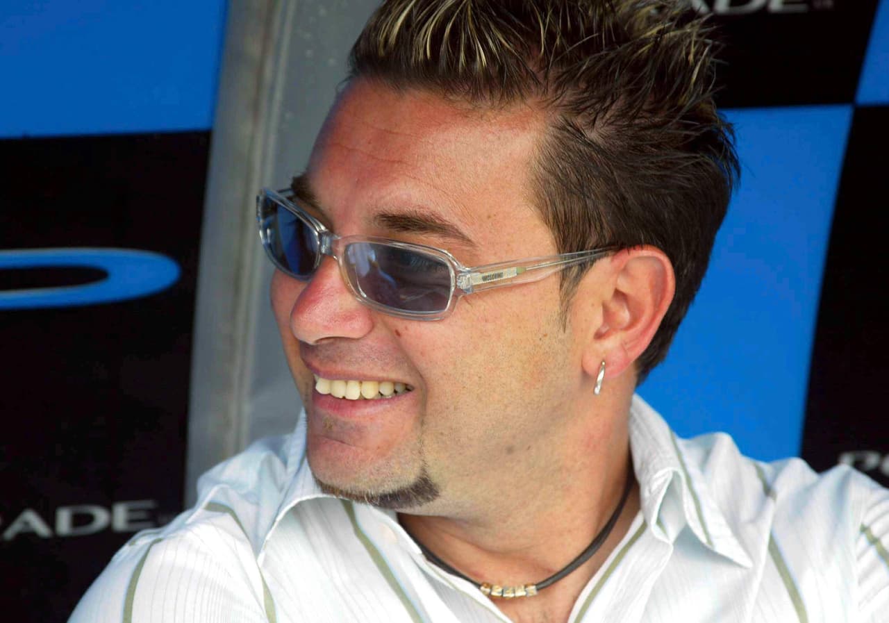 Mohamed habló con el equipo y fue contundente, ‘la báscula electrónica no puede existir’. Así que optaron por la mejor solución: romper la nueva báscula y regresar a la antigua, la que lo hizo brillar en Toros Neza y ser ídolo en México.